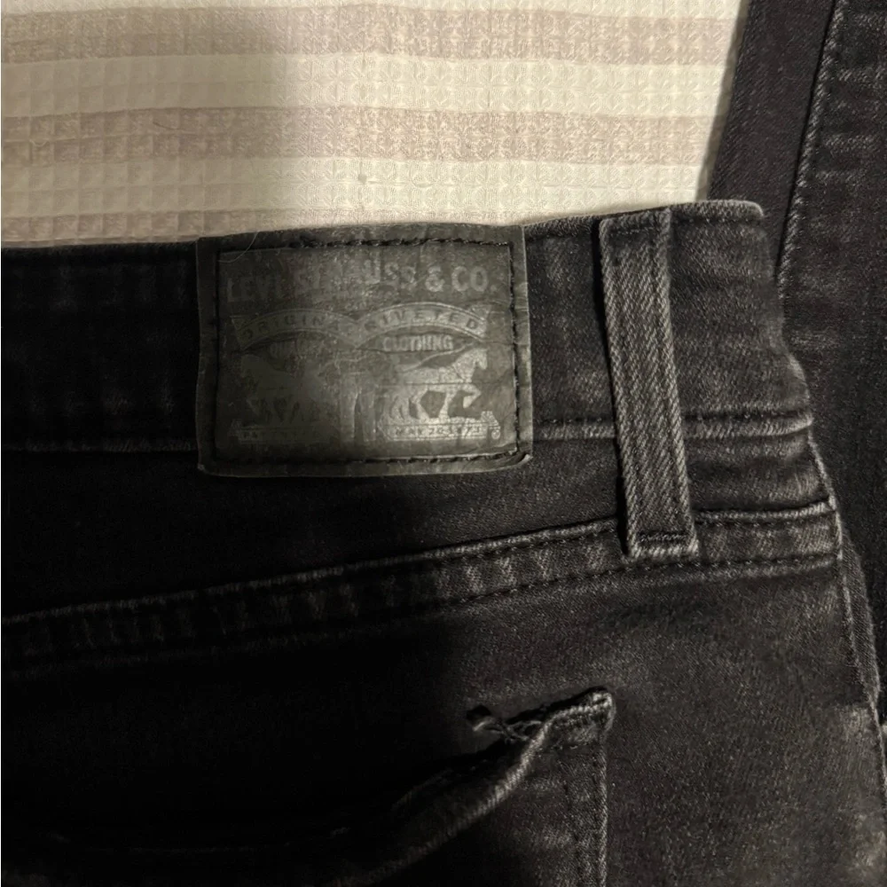 NWOT Levi’s 711 Skinny Women’s Black 32 Jeans - Picture 7 of 7